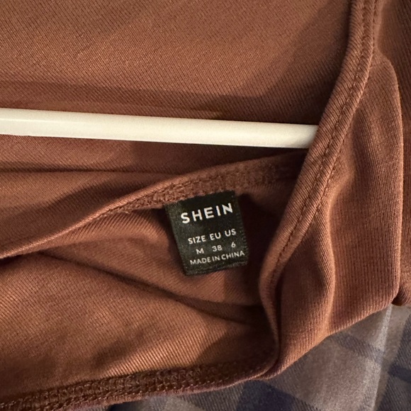 Shoulder Crop Tee - Picture 2 of 3